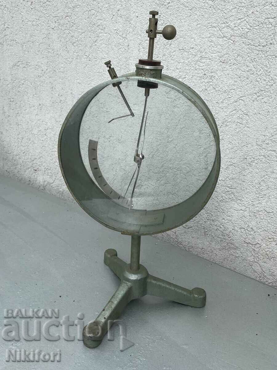 Device from the Physics Office - 5