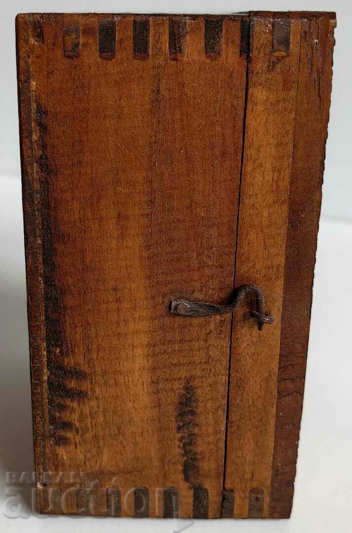 Delivery of 1930s KINGDOM OF BULGARIA UNUSED BOX PLATE ALARM CLOCK Delivery of 1930s KINGDOM OF BULGARIA UNUSED BOX PLATE ALARM CLOCK