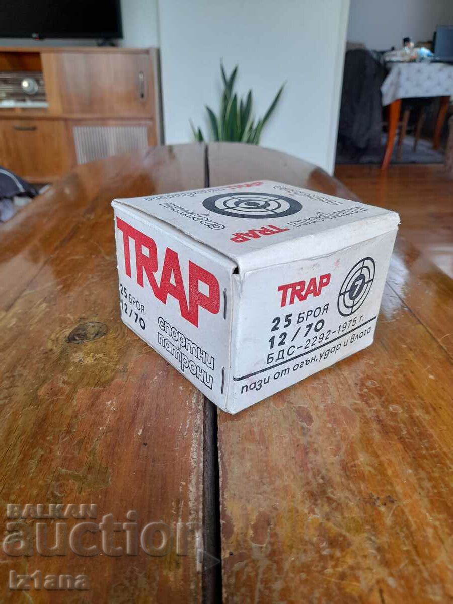 An old box of Trap hunting cartridges