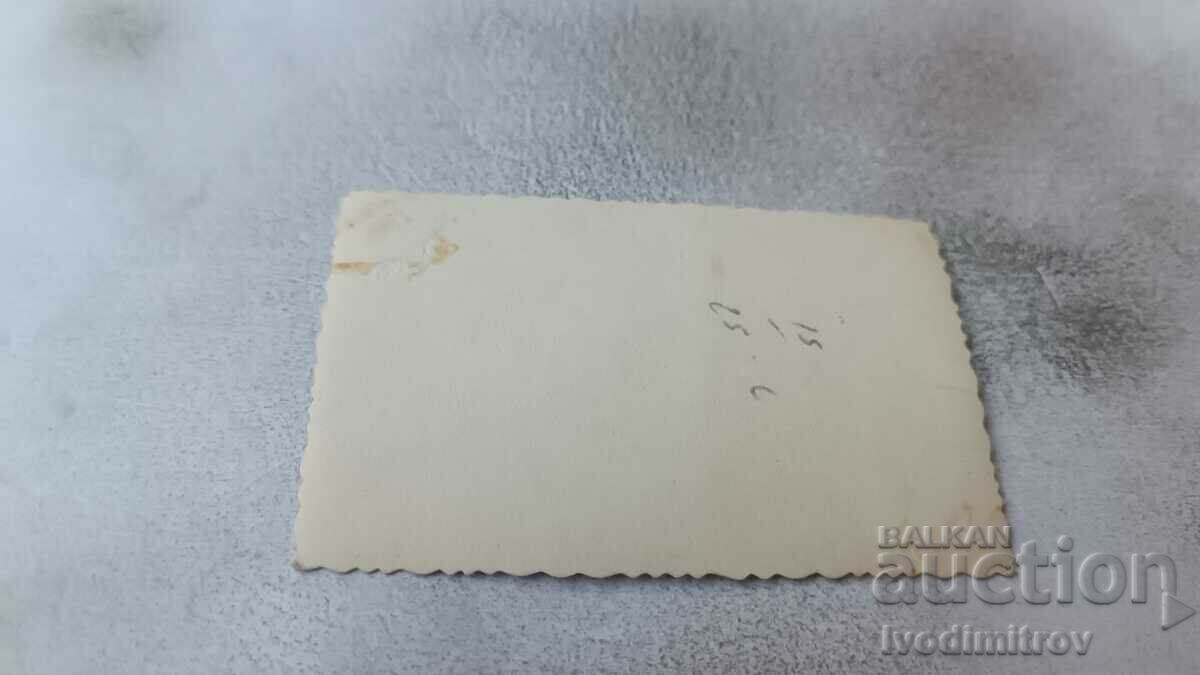 Φωτογραφία Σοφία Άνδρας γυναίκα και κοριτσάκι το χειμώνα με τιμή 1.65 BGN | € 0.84 Φωτογραφία Σοφία Άνδρας γυναίκα και κοριτσάκι το χειμώνα με τιμή 1.65 BGN | € 0.84