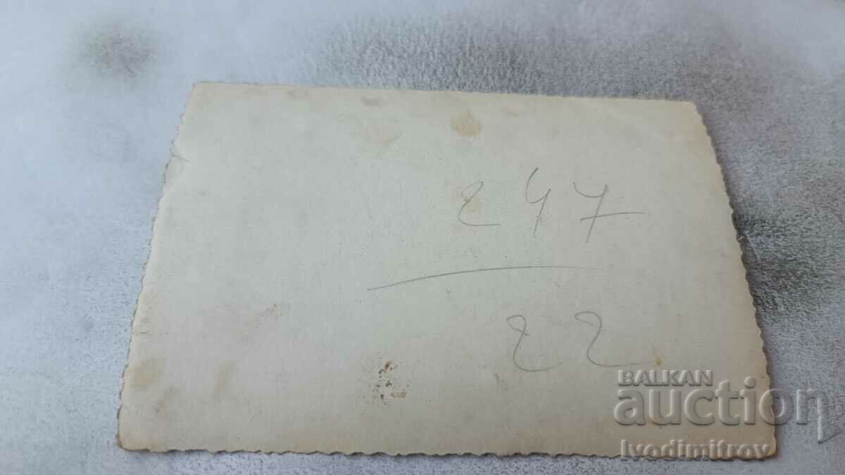 Fotografie Sofia Bărbat și femeie la plimbare cu preț 2.35 BGN | € 1.20 Fotografie Sofia Bărbat și femeie la plimbare cu preț 2.35 BGN | € 1.20