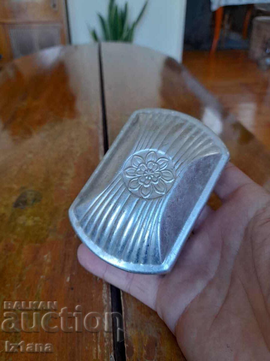 Old soap dish with price 16.00 BGN | € 8.18 Old soap dish with price 16.00 BGN | € 8.18