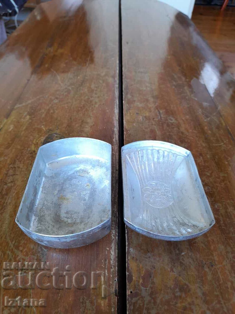 Delivery of Old soap dish Delivery of Old soap dish