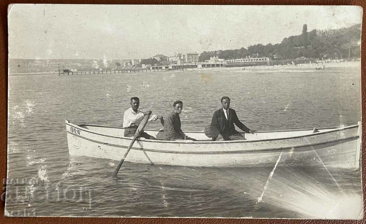 Лодка Варна