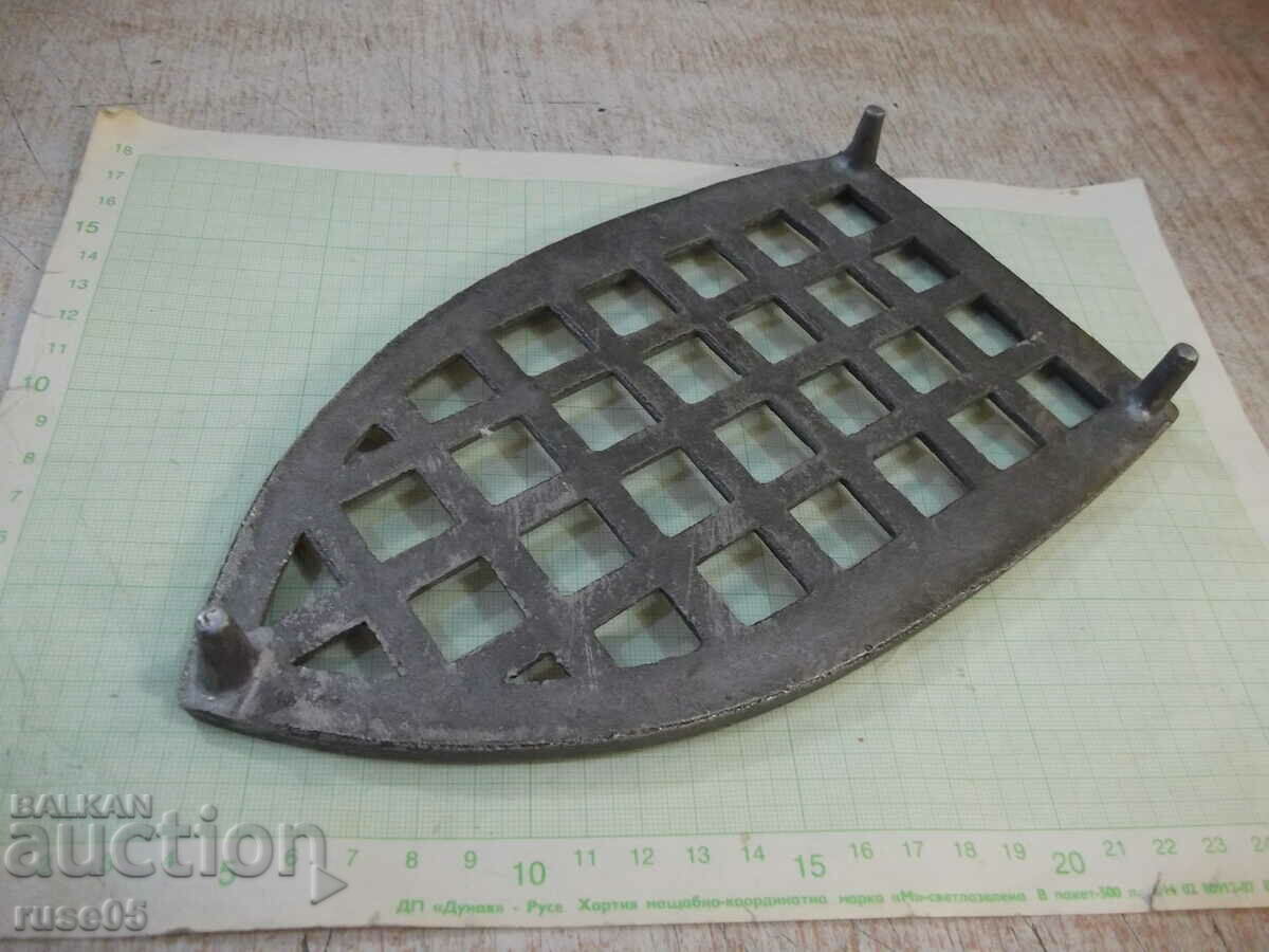 Iron stand made of metal - 5 Iron stand made of metal - 5