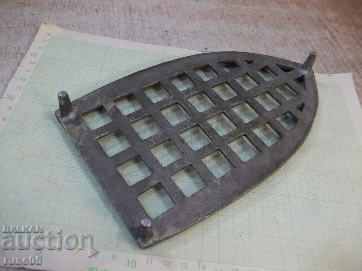 Iron stand made of metal - 6 Iron stand made of metal - 6