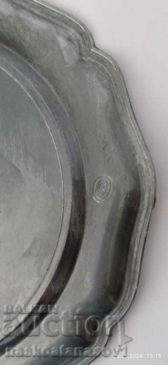 Auction  Collectible wall plate