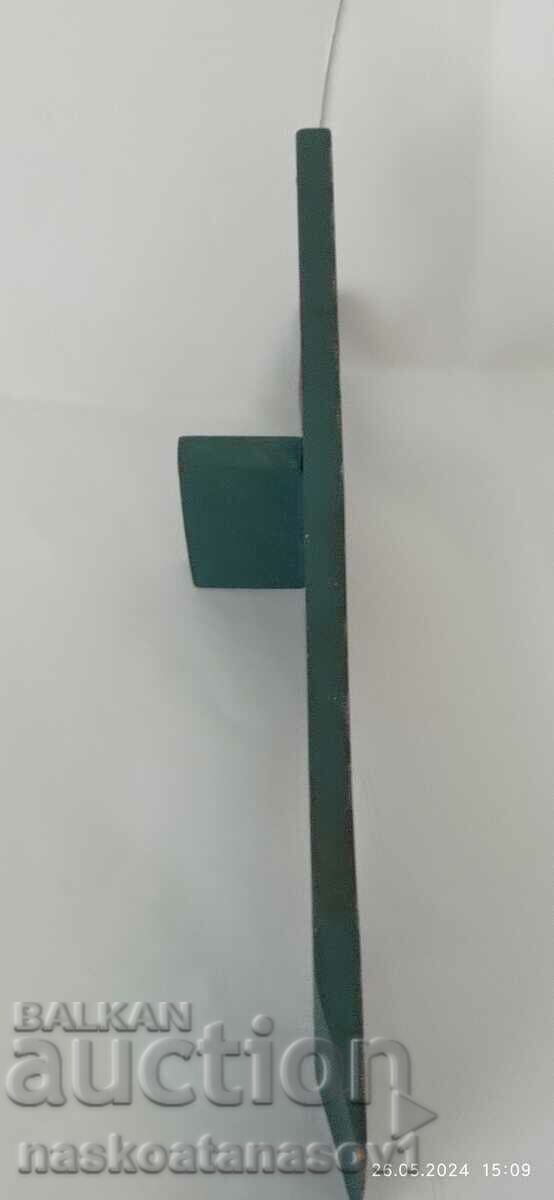 Auction Wooden dressing table Auction Wooden dressing table