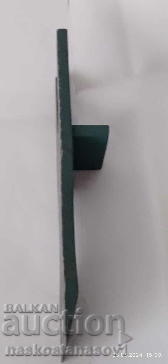 Delivery of Wooden dressing table Delivery of Wooden dressing table