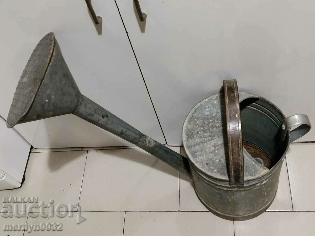 Auction Garden watering can tuba bucket bucket Auction Garden watering can tuba bucket bucket