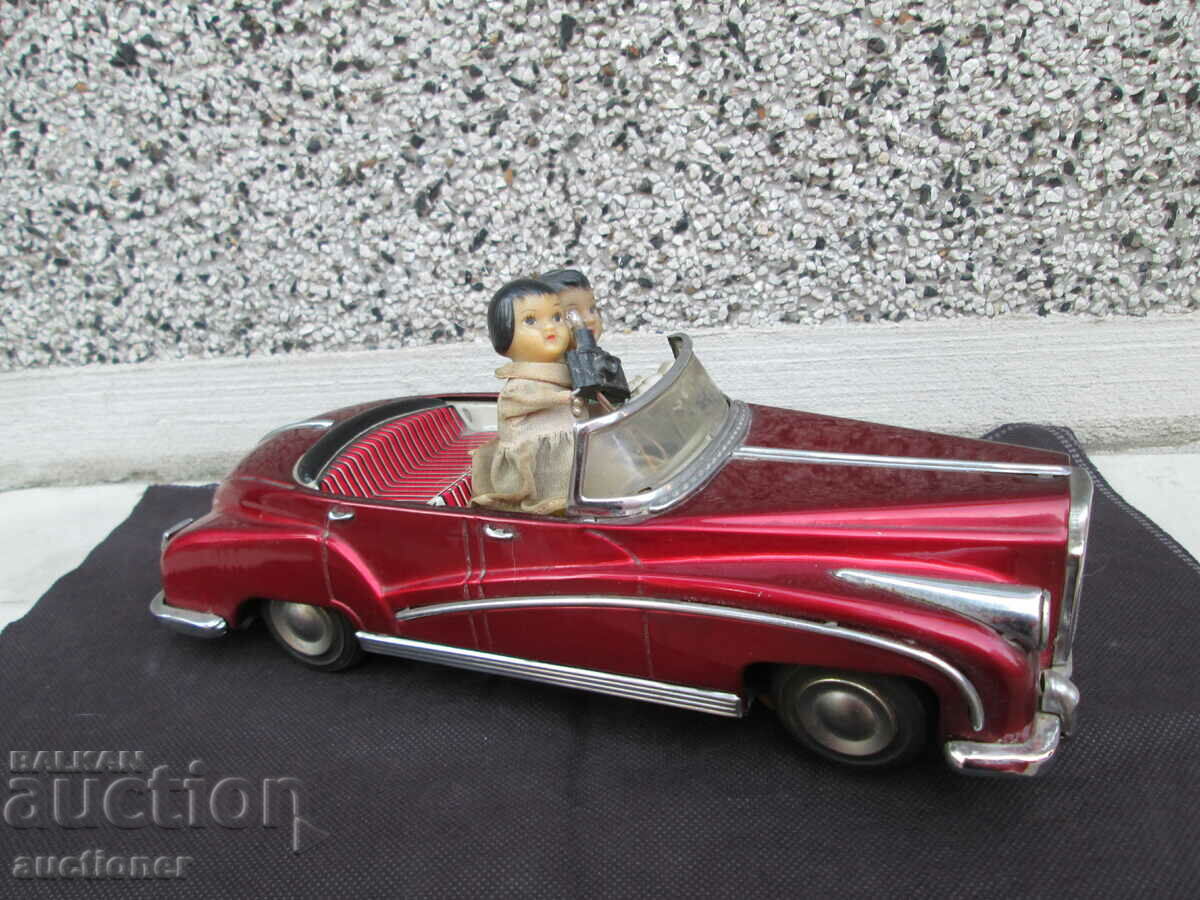 Auction VINTAGE CHINESE TIN CAR-1960 Auction VINTAGE CHINESE TIN CAR-1960