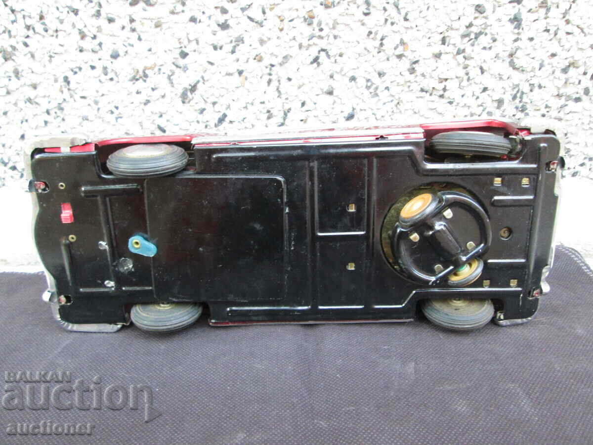 VINTAGE CHINESE TIN CAR-1960 - 6 VINTAGE CHINESE TIN CAR-1960 - 6