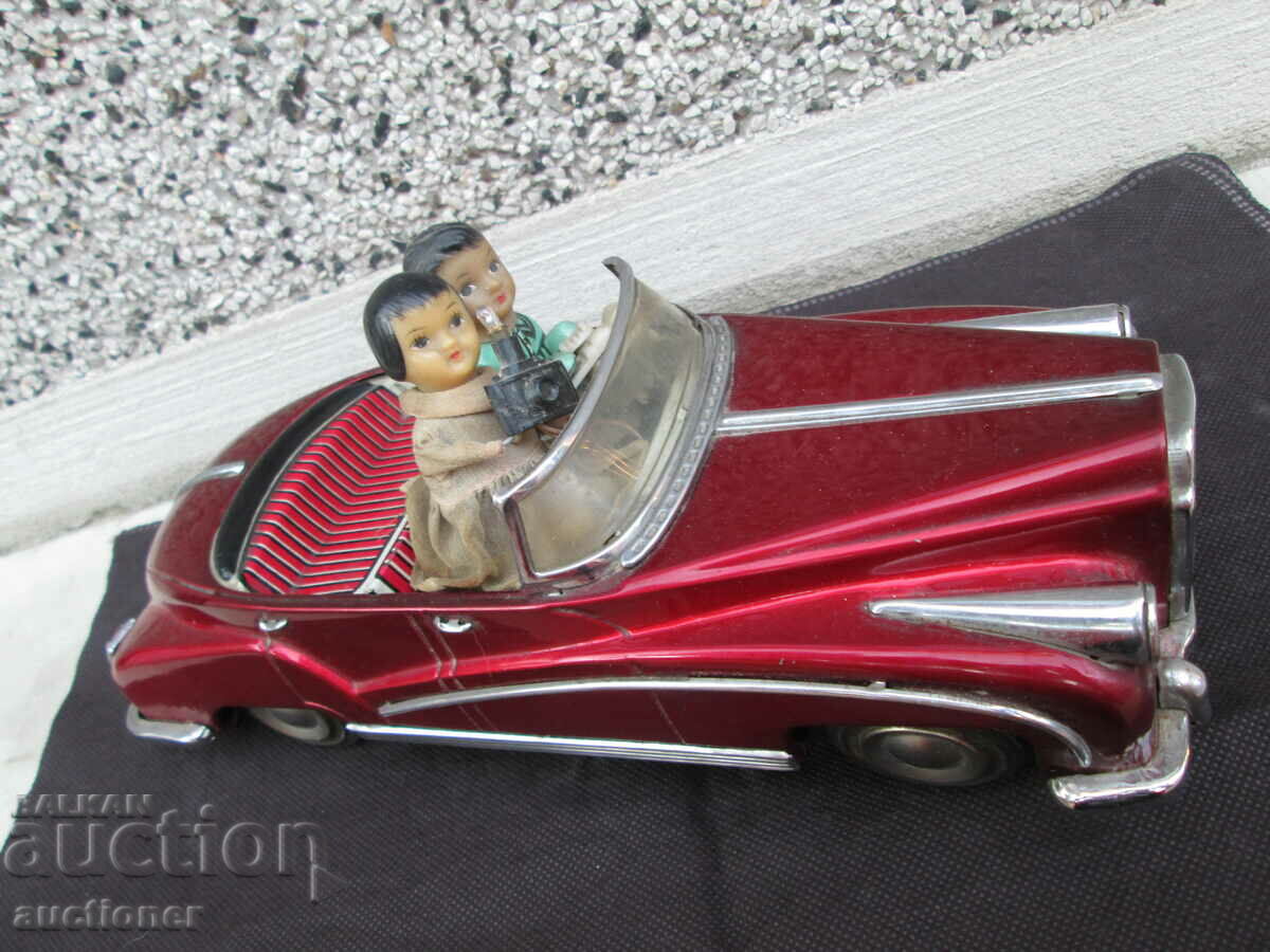 VINTAGE CHINESE TIN CAR-1960 - 7 VINTAGE CHINESE TIN CAR-1960 - 7