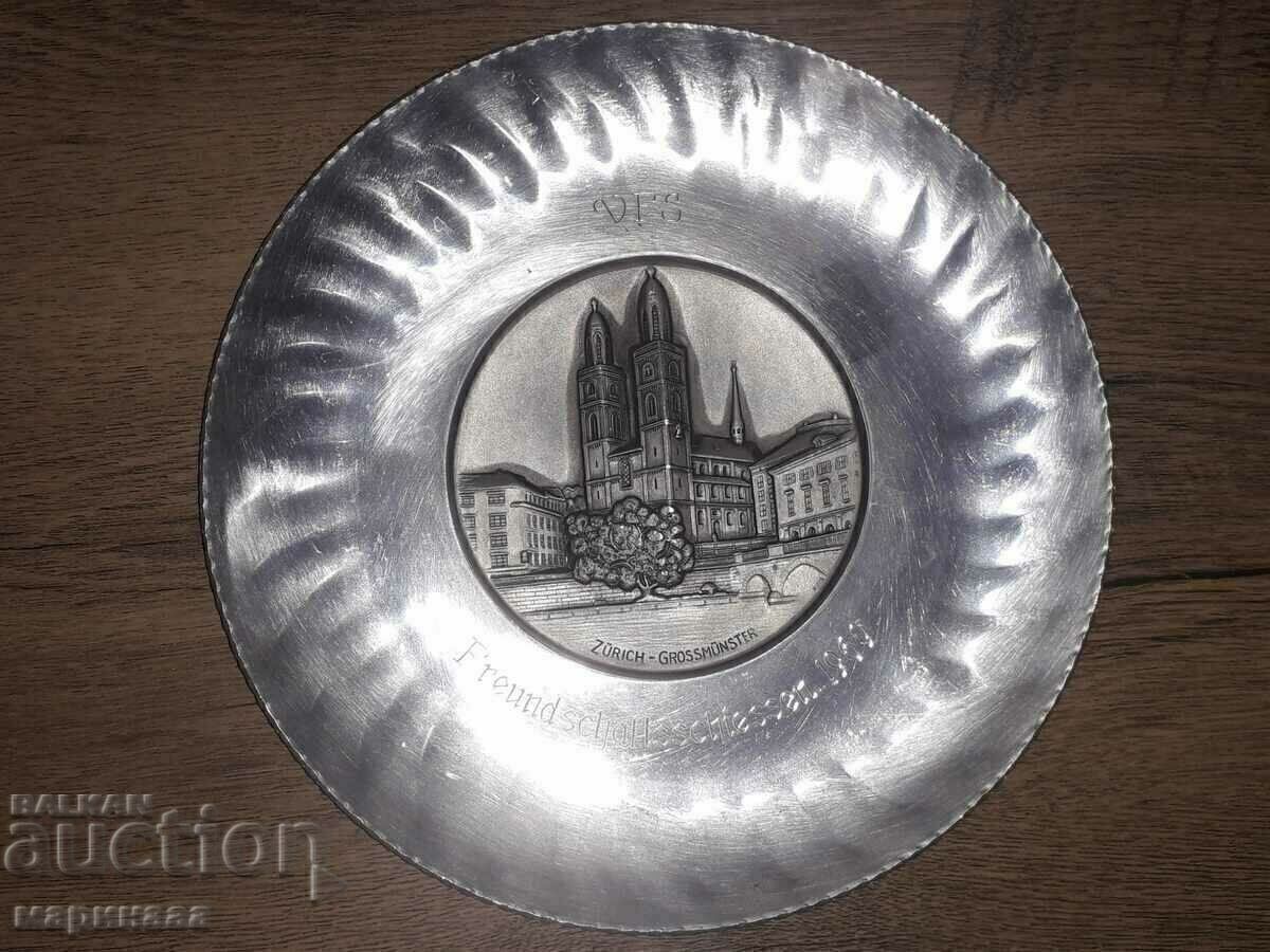 PLACA AUTORULUI. PREMIU PENTRU IMPUGARE. 1969 cu preț € 3.07 | 6.00 BGN