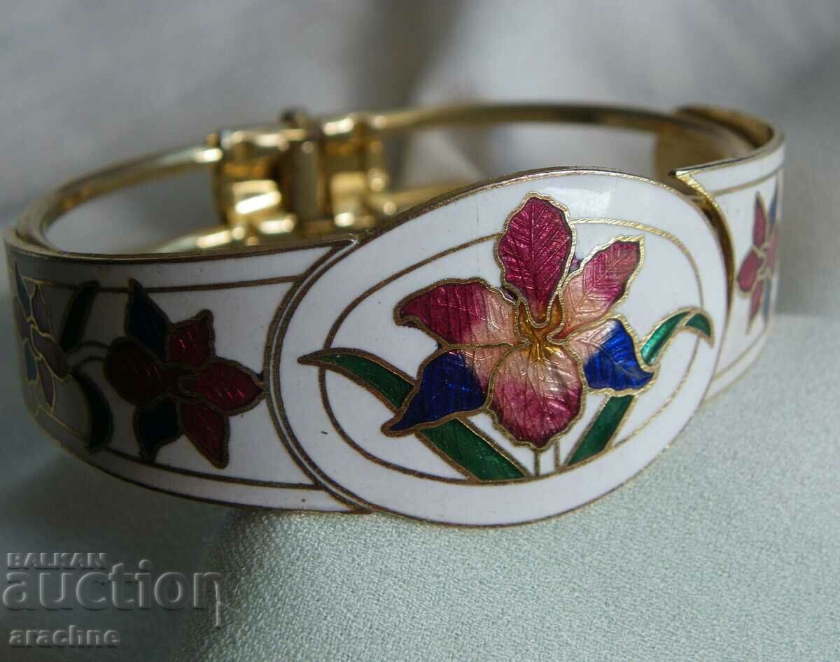 Bracelet with colored enamels