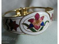Bracelet with colored enamels