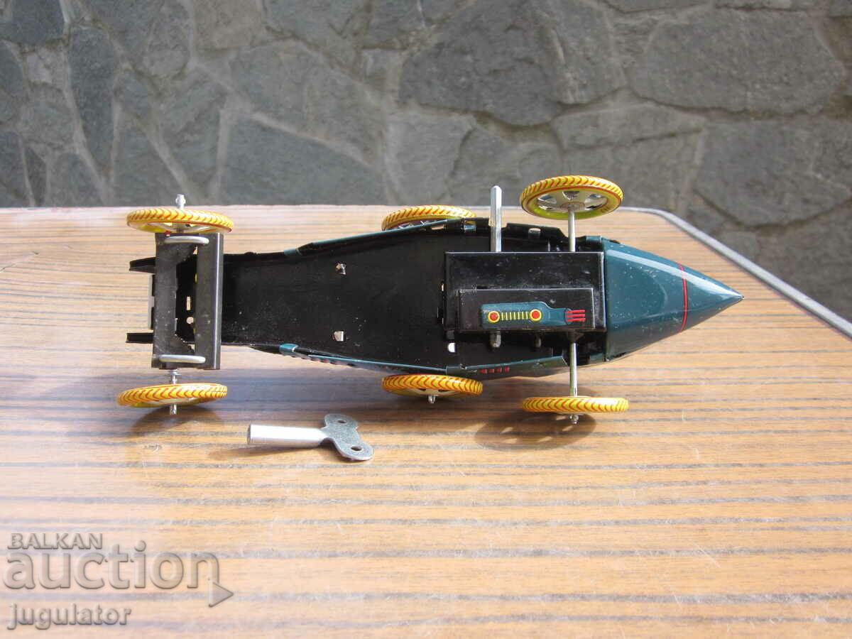 old metal sheet metal mechanical toy car with key - 6
