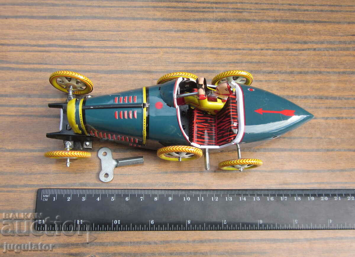 old metal sheet metal mechanical toy car with key - 7