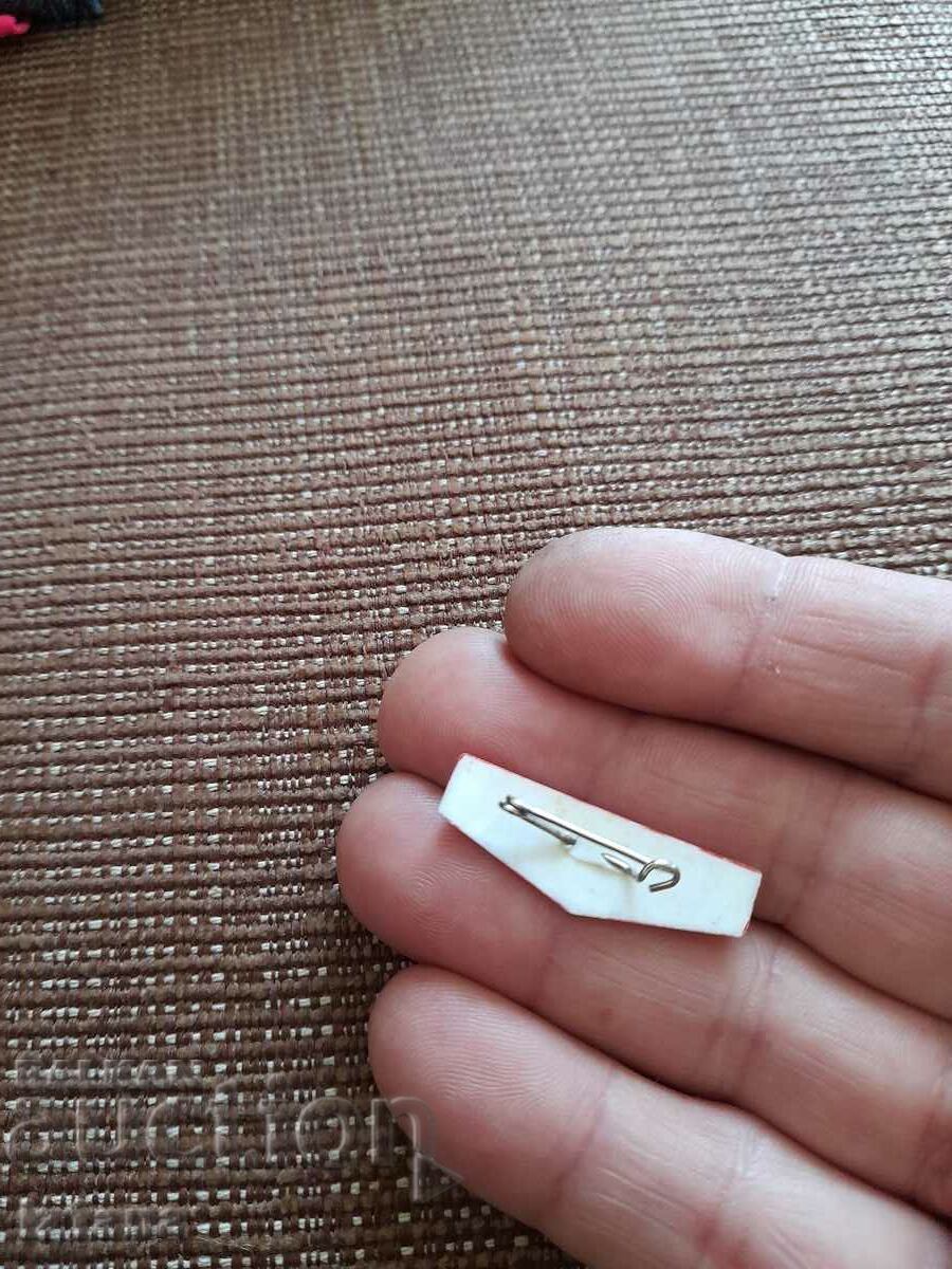 Auction Marlboro badge Auction Marlboro badge