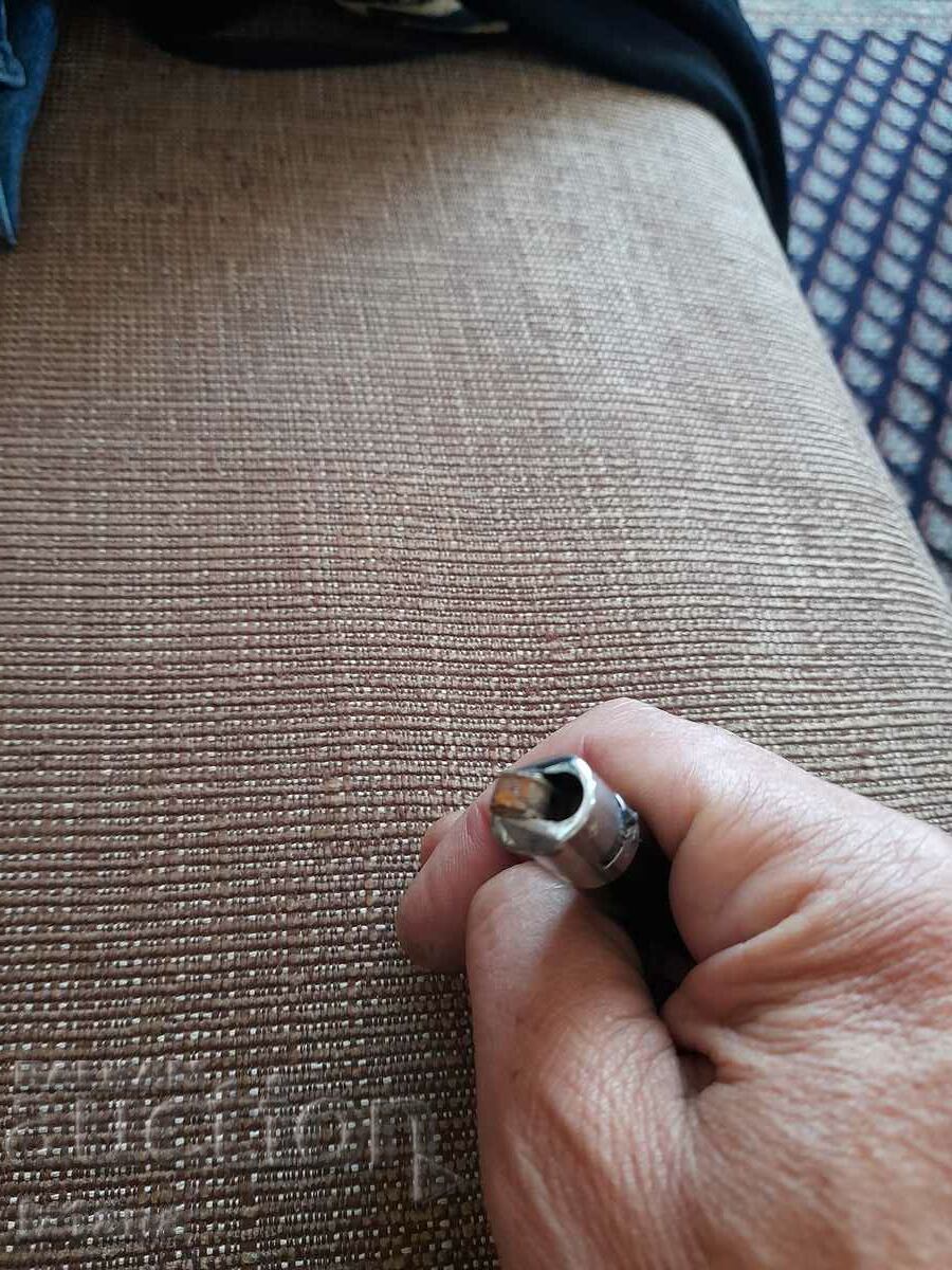 Delivery of An old lighter Delivery of An old lighter