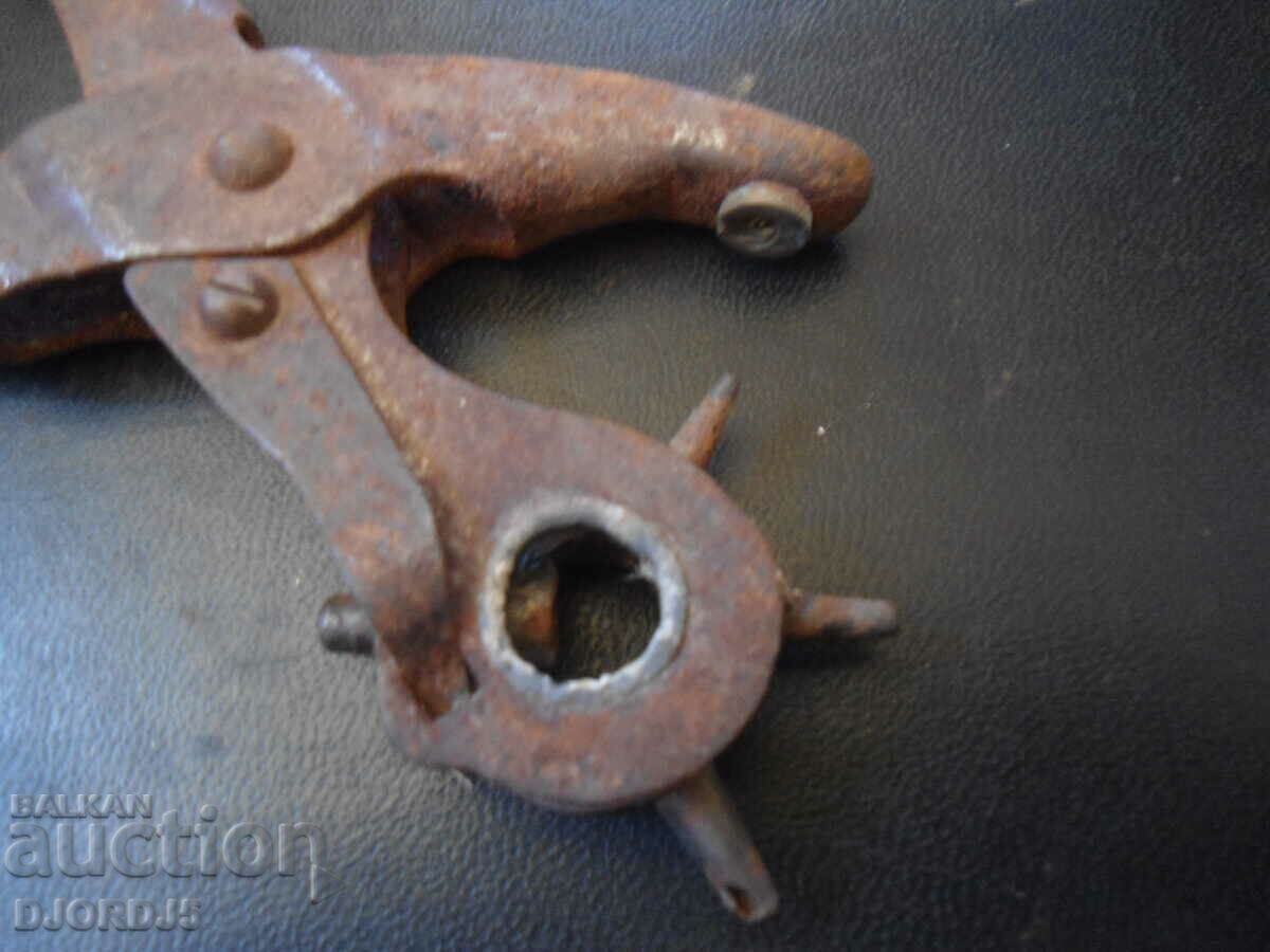 Auction Old pliers Auction Old pliers