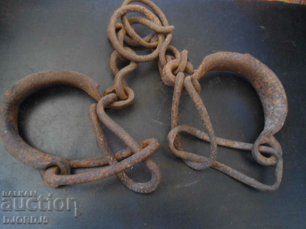 Auction Old shackles, shackles Auction Old shackles, shackles