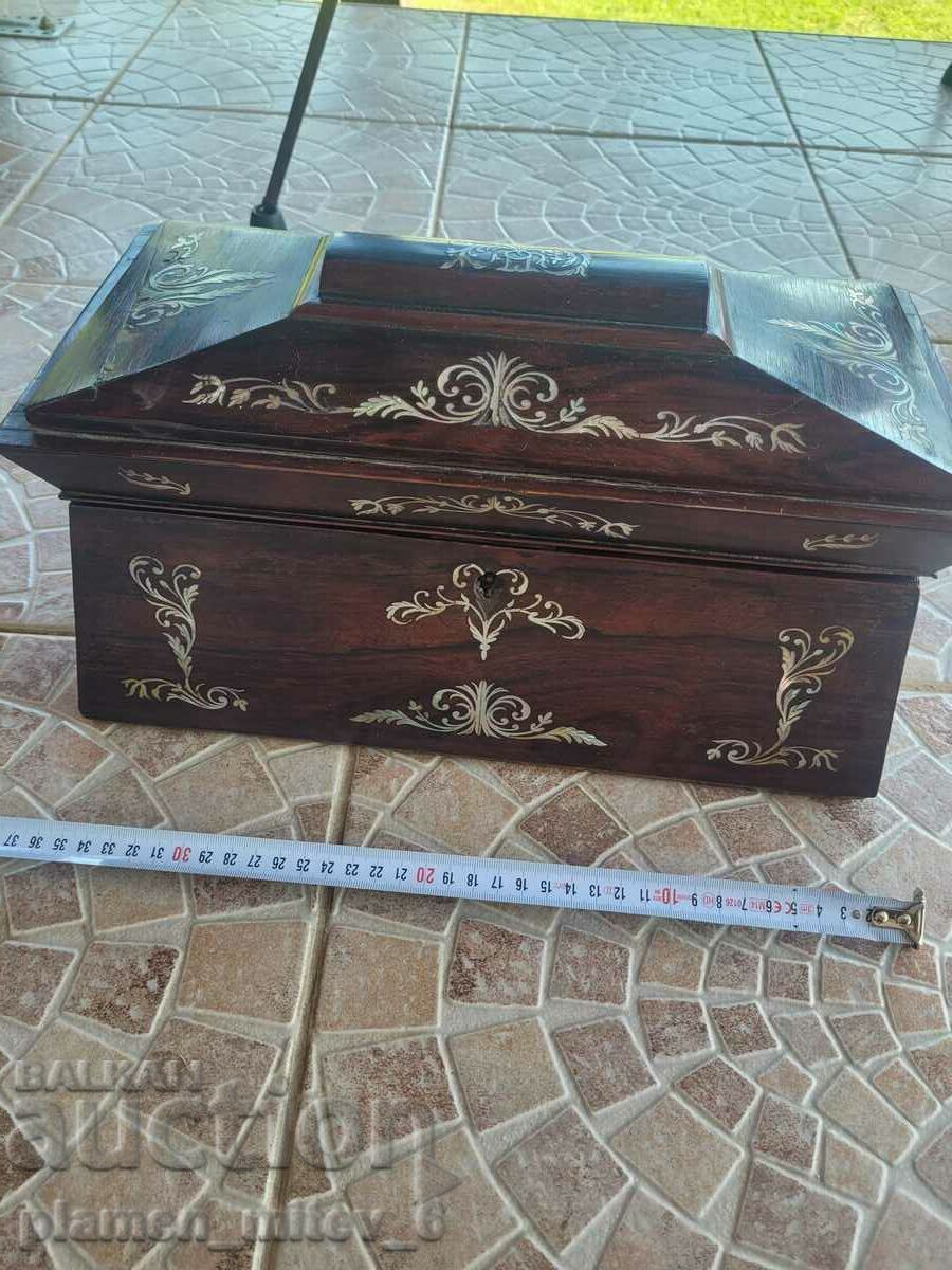 кутия за чай с цена 400.00 лв. | € 204.52 кутия за чай с цена 400.00 лв. | € 204.52