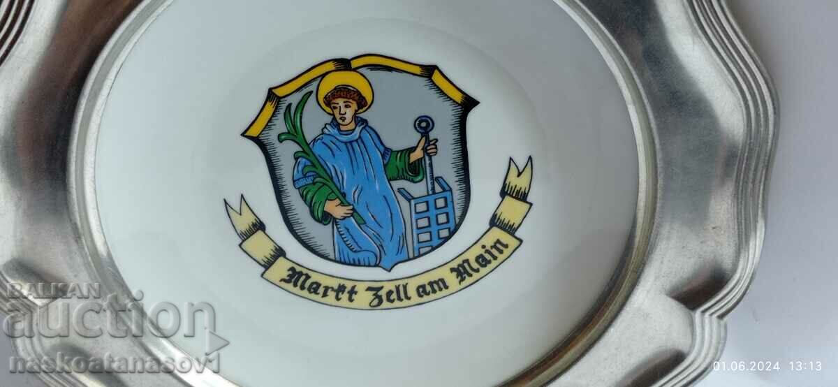 Collectible porcelain wall plate with price 20.00 BGN | € 10.23 Collectible porcelain wall plate with price 20.00 BGN | € 10.23