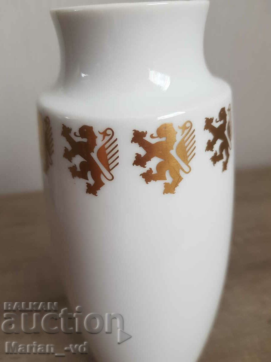 Old Furstenberg porcelain vase with price 50.00 BGN | € 25.56 Old Furstenberg porcelain vase with price 50.00 BGN | € 25.56