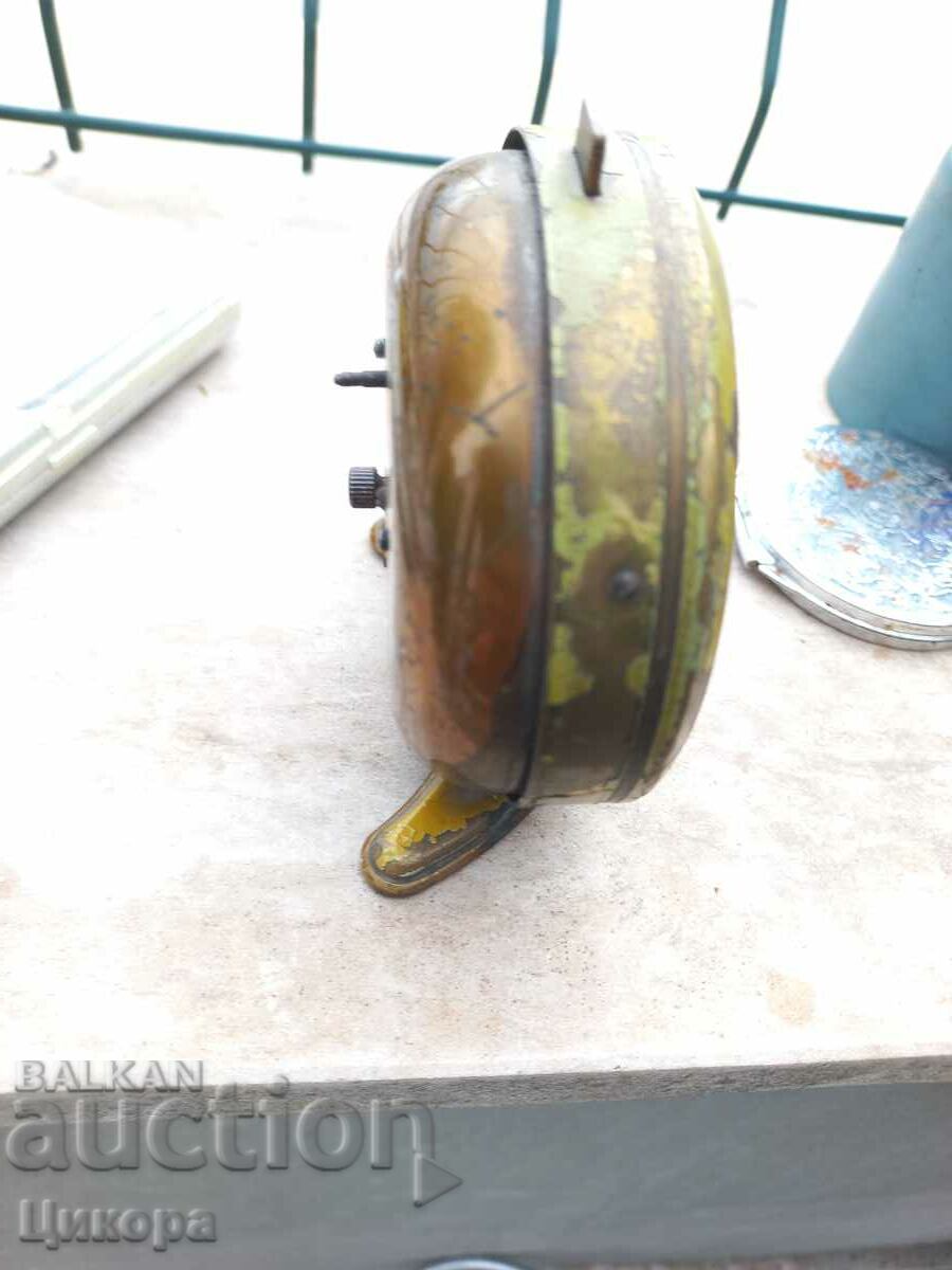 Delivery of OLD ALARM CLOCK UMF RUHLA Delivery of OLD ALARM CLOCK UMF RUHLA