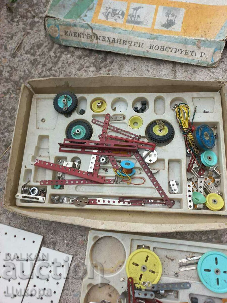 Auction I WAS AN ELECTROMECHANICAL DESIGNER FROM SOCA Auction I WAS AN ELECTROMECHANICAL DESIGNER FROM SOCA