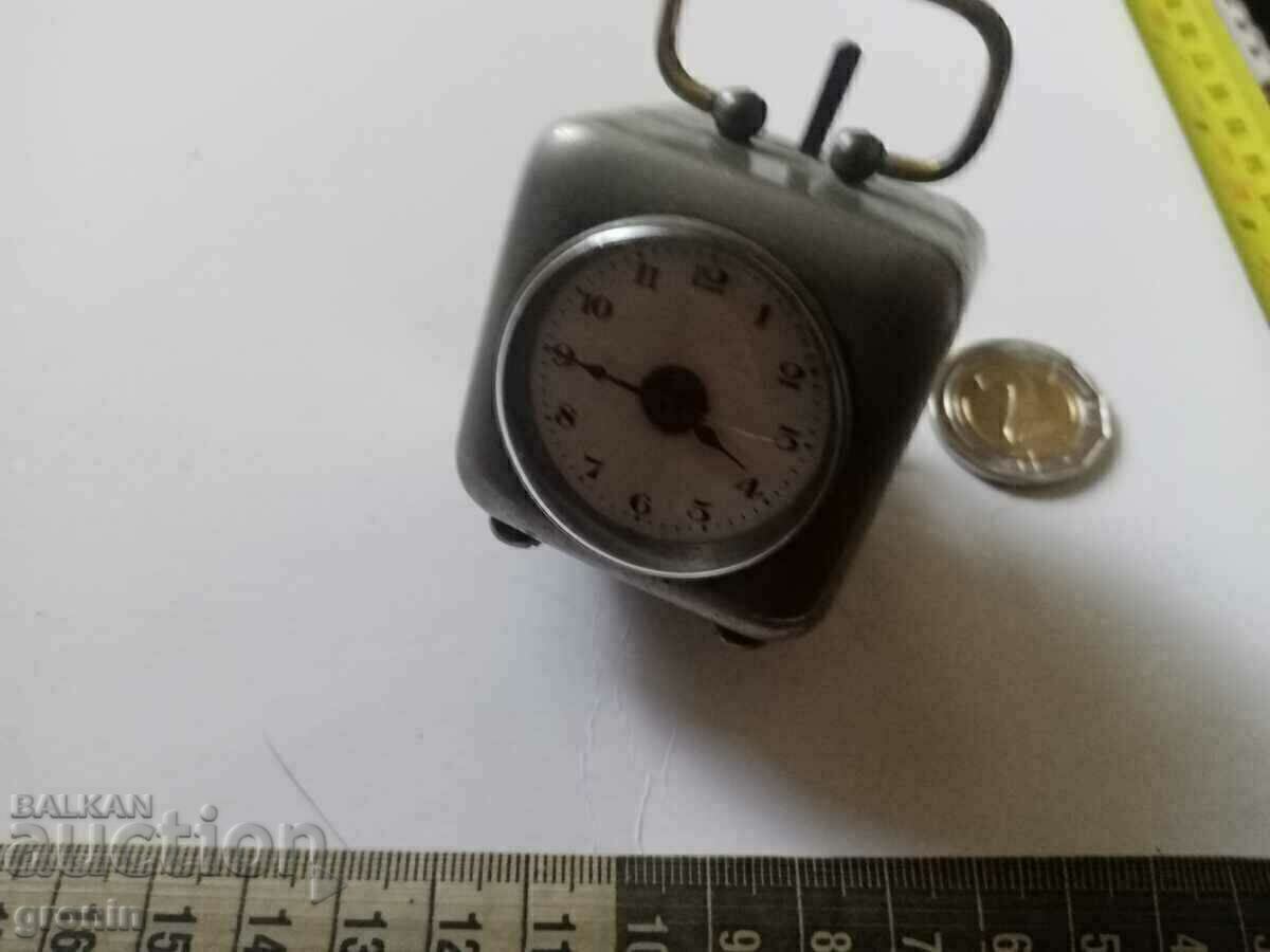 Small French carriage clock, works, porcelain, RR with price € 86.92 | 170.00 BGN Small French carriage clock, works, porcelain, RR with price € 86.92 | 170.00 BGN