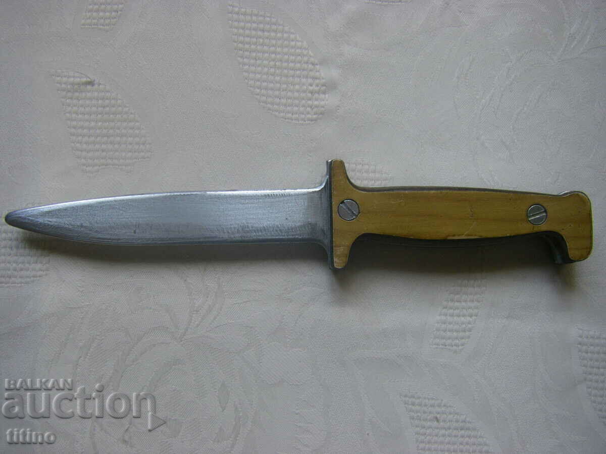 Training knife for Siberian Husky