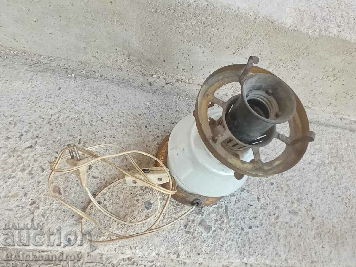 O veioză interesantă din alamă și sticlă - 5