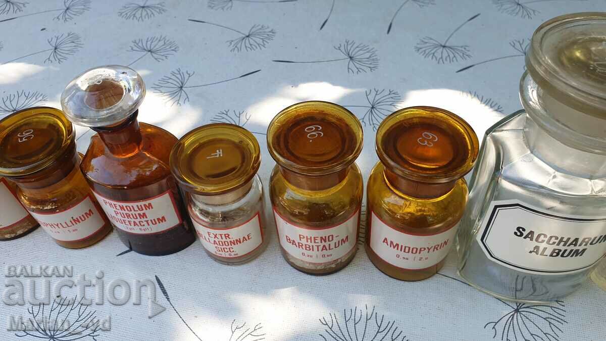 Old glass apothecary bottles and jars - 10 pieces - 5 Old glass apothecary bottles and jars - 10 pieces - 5