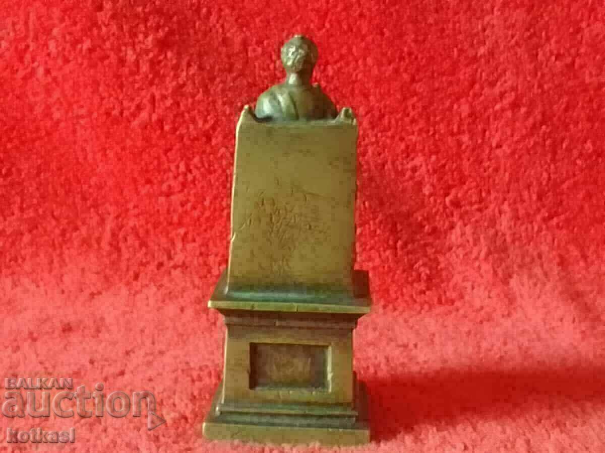 Auction Old metal bronze figure statue of St. Peter on the Throne Auction Old metal bronze figure statue of St. Peter on the Throne