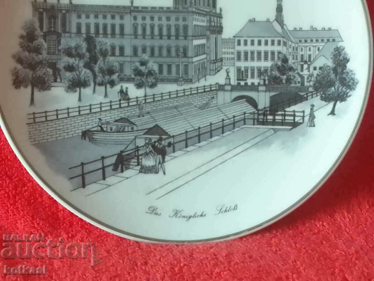 Old porcelain plate Royal Manufactory KPM Berlin Palace with price 65.50 BGN | € 33.49 Old porcelain plate Royal Manufactory KPM Berlin Palace with price 65.50 BGN | € 33.49