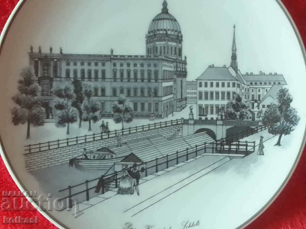 Auction Old porcelain plate Royal Manufactory KPM Berlin Palace Auction Old porcelain plate Royal Manufactory KPM Berlin Palace