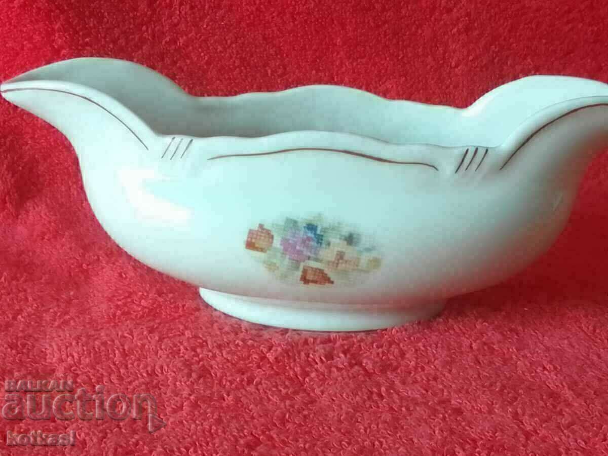 Delivery of Old Bulgarian porcelain saucer Delivery of Old Bulgarian porcelain saucer