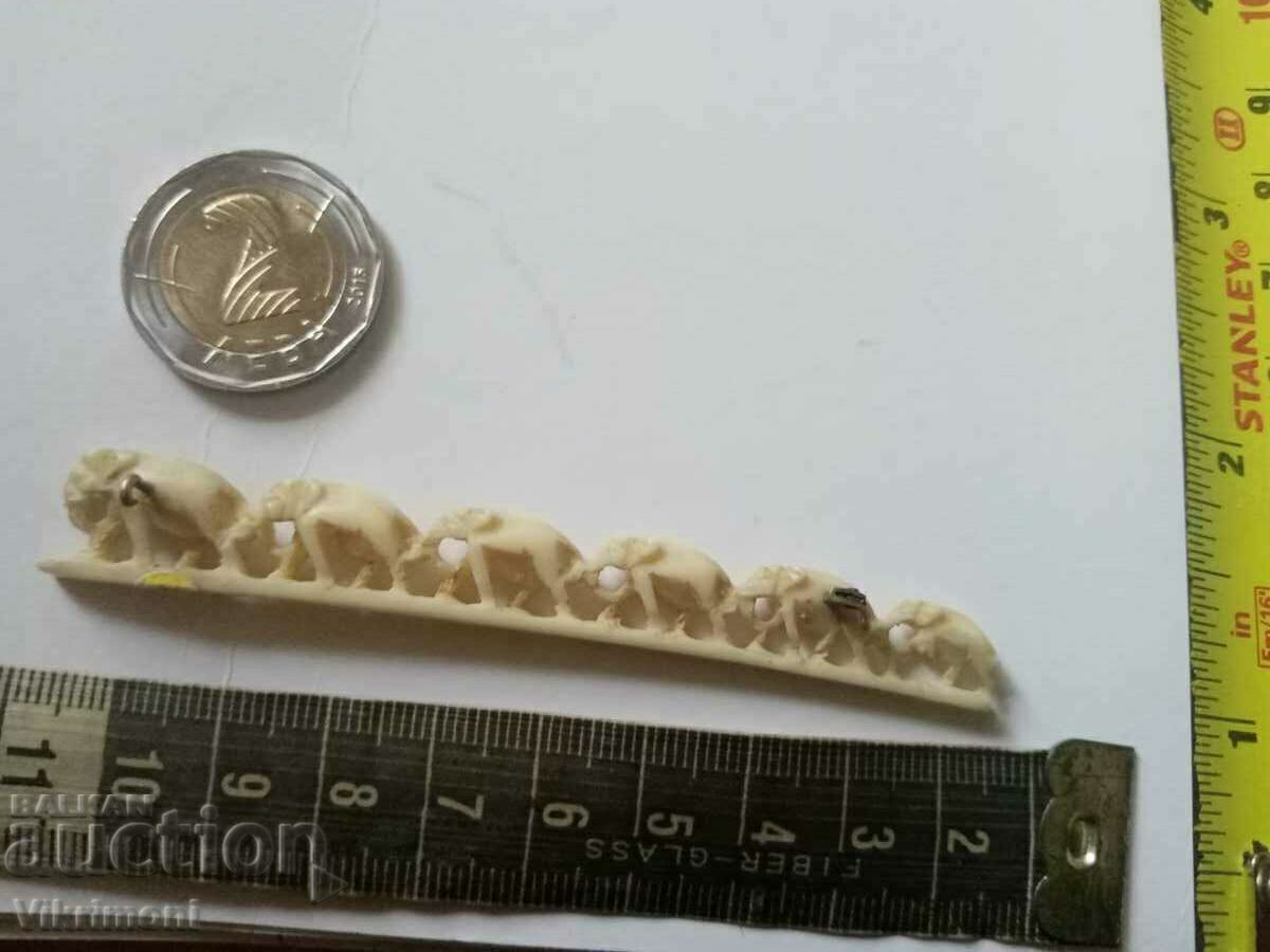 From my aunt's chest, an old ivory brooch - 6