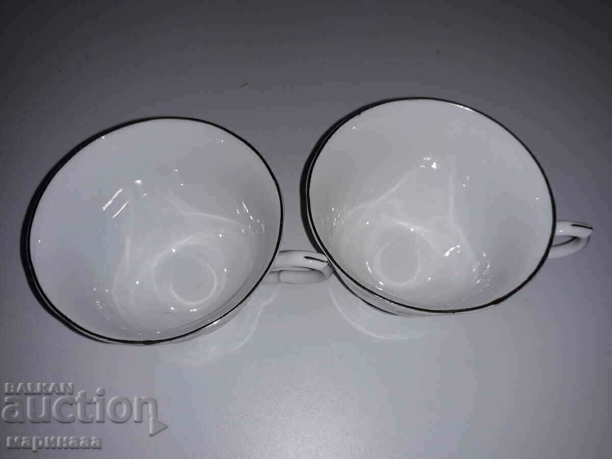 Delivery of 2 GLASSES. LIGHT PORCELAIN. THE GOLD. CHINA Delivery of 2 GLASSES. LIGHT PORCELAIN. THE GOLD. CHINA