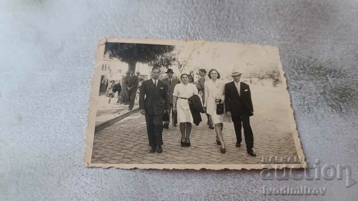 Photo Sofia Two men and two women on a walk