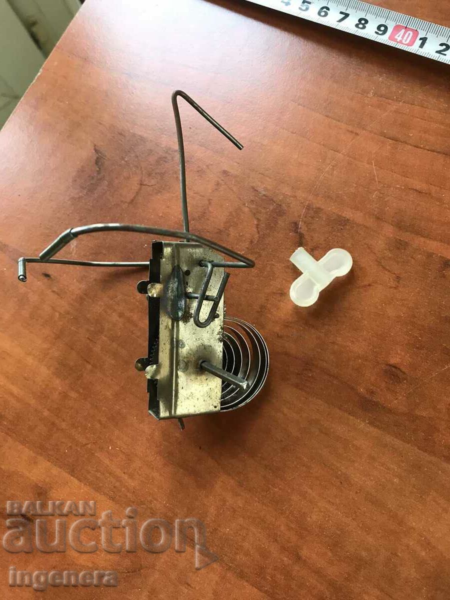 МАШИНКА ПРУЖИНА КЛЮЧ КЛЮЧЕ ОТ ИГРАЧКА БАРАБАНЧИК с цена 19.00 лв. | € 9.71 МАШИНКА ПРУЖИНА КЛЮЧ КЛЮЧЕ ОТ ИГРАЧКА БАРАБАНЧИК с цена 19.00 лв. | € 9.71