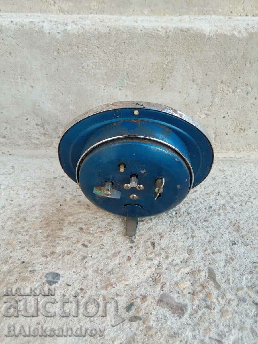 Παράδοση Παλιό μηχανικό ρολόι που λειτουργεί Παράδοση Παλιό μηχανικό ρολόι που λειτουργεί