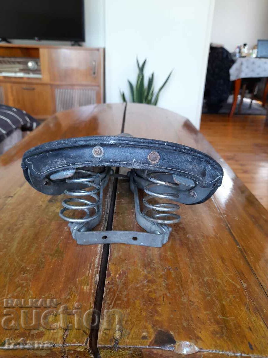 Delivery of Bicycle seat, bicycle Delivery of Bicycle seat, bicycle