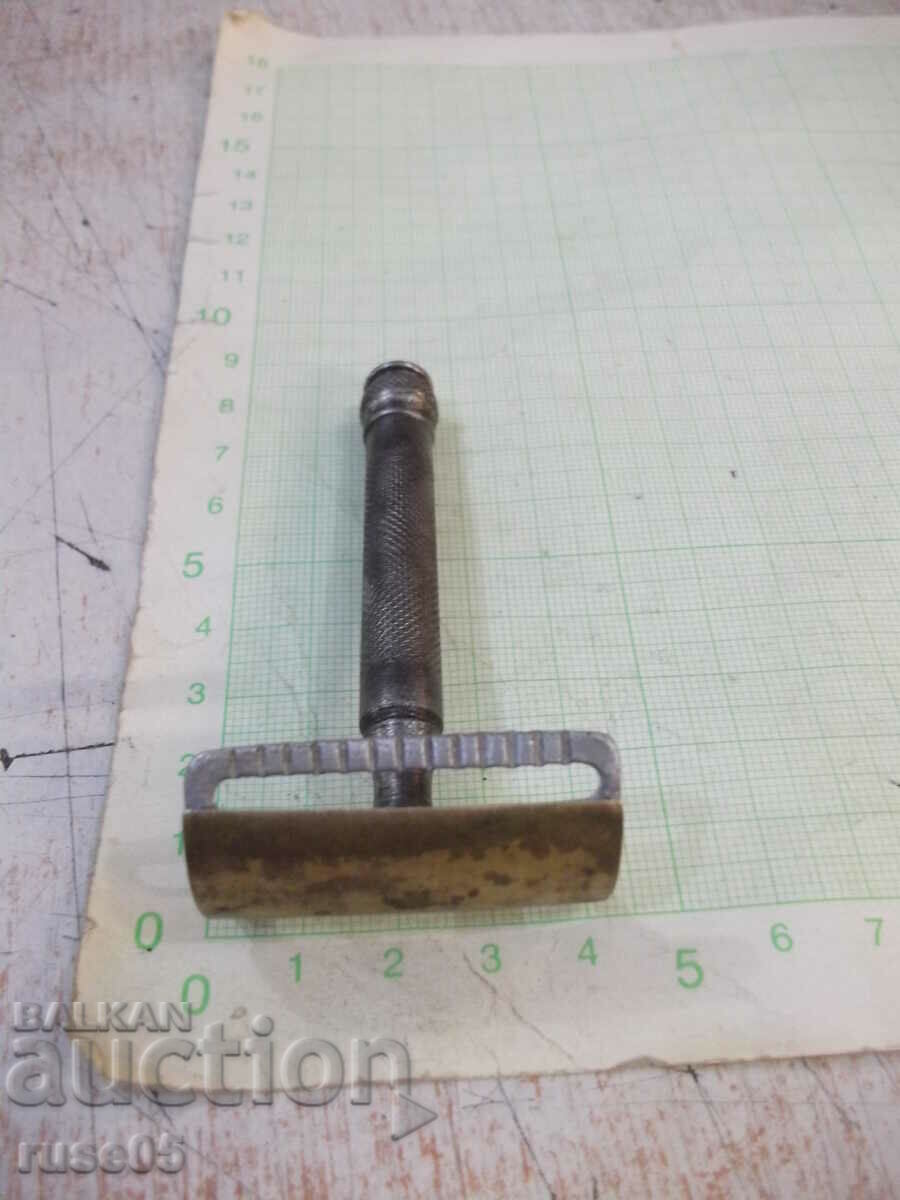 Auction  Old manual razor