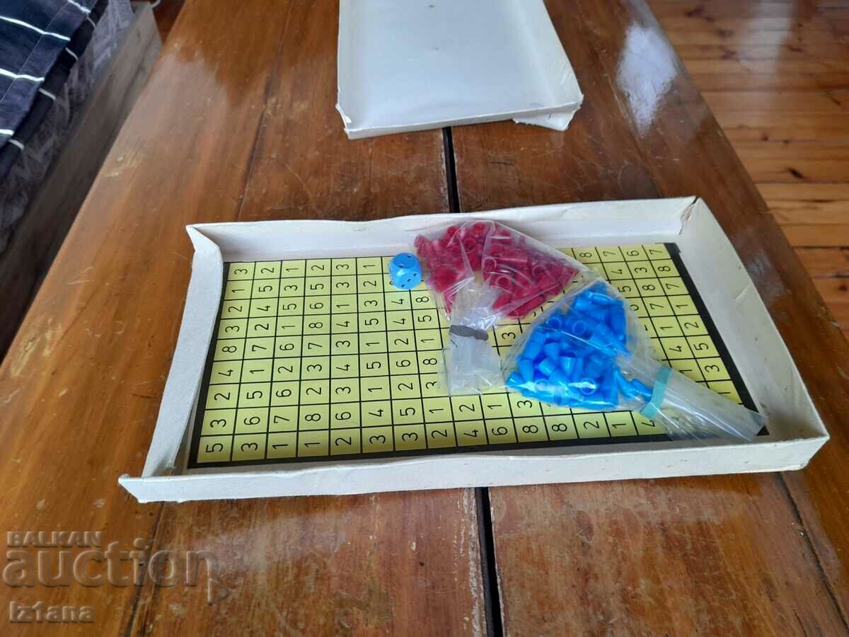 Ένα παλιό παιδικό παιχνίδι υπολογιστής με τιμή 47.00 BGN | € 24.03 Ένα παλιό παιδικό παιχνίδι υπολογιστής με τιμή 47.00 BGN | € 24.03