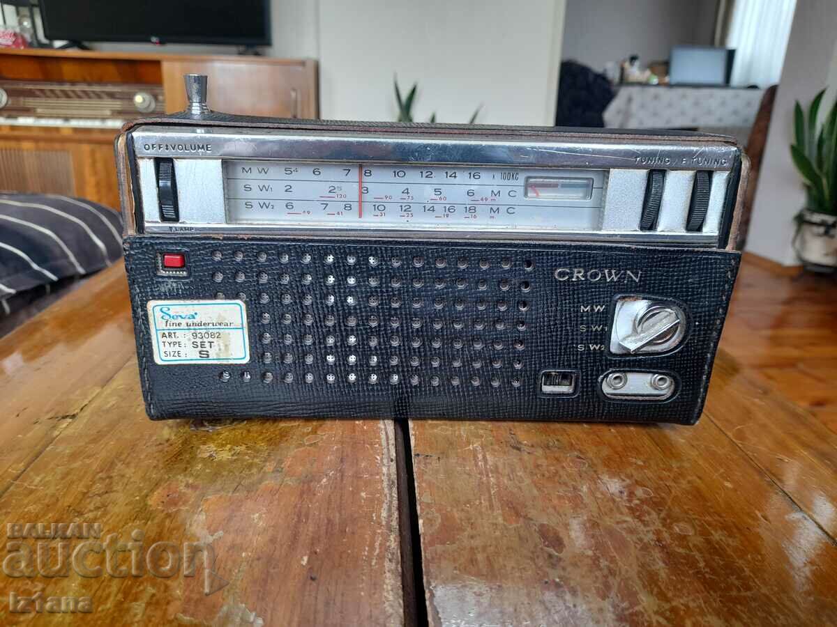 Παλιό ραδιόφωνο, ραδιόφωνο Crown