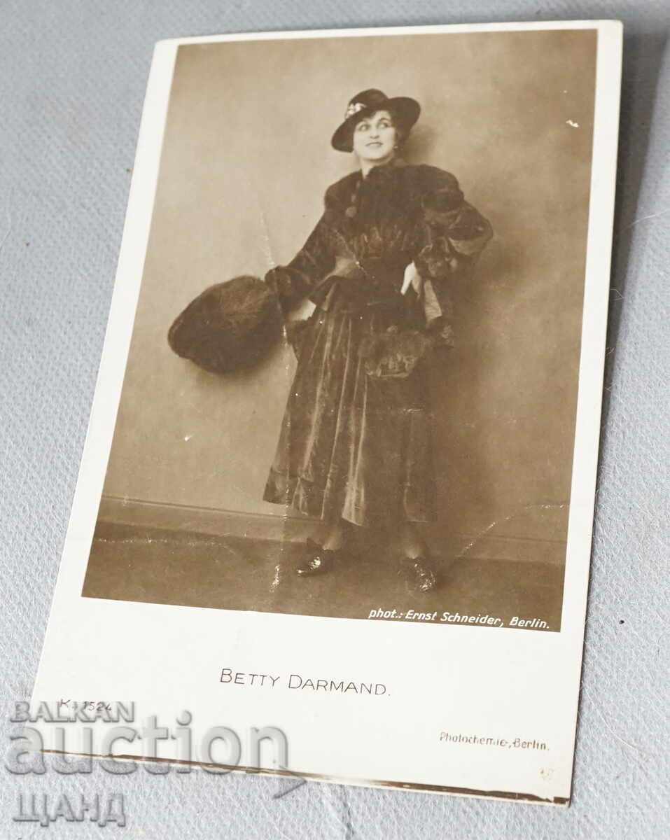 Fotografie cu carte poștală veche Actrița BETTY DARMAND