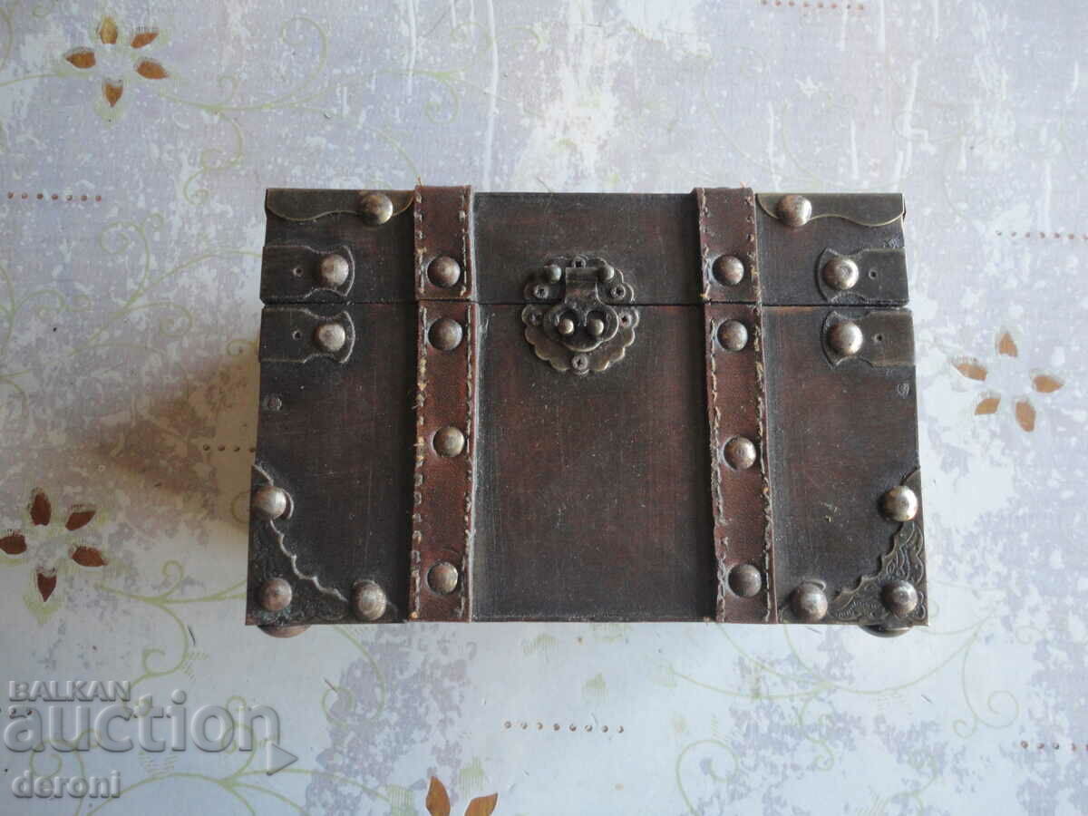 Livrarea Cufă minunat din lemn pentru sicriu 2 Livrarea Cufă minunat din lemn pentru sicriu 2